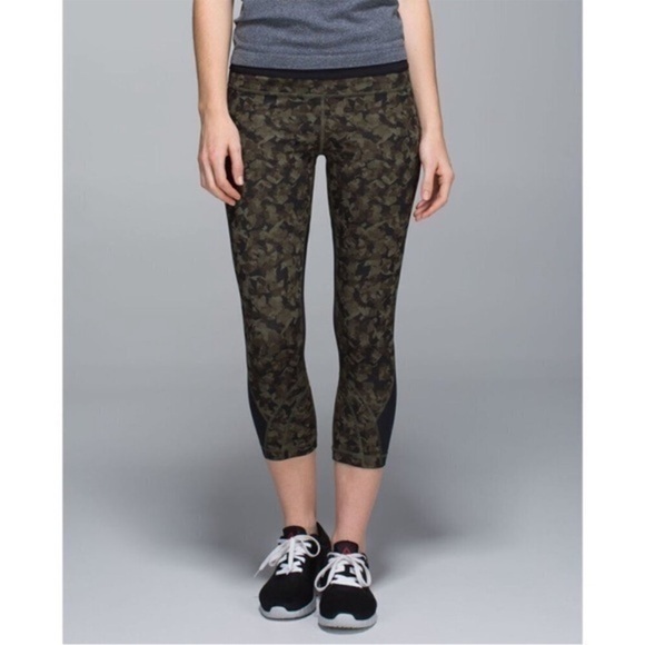 Lululemon Run Inspire Crop II Leggings 23” Mystic Jungle Fatigue Green Size 6 - Picture 2 of 9